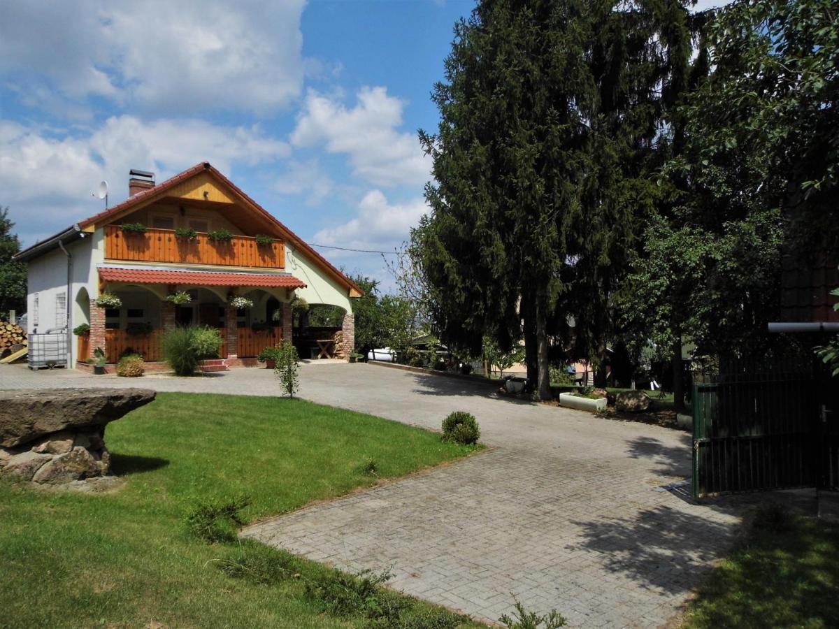 Villa Gergely-Haz, A Volt Peteri Dezsas Vendeghaz Sajoszentpeter Exterior foto